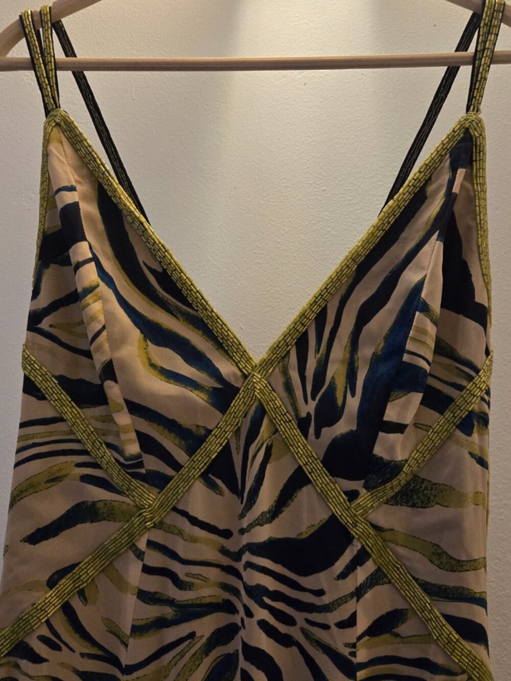 Animal print, long dress with beads details - Picture 5 of 10